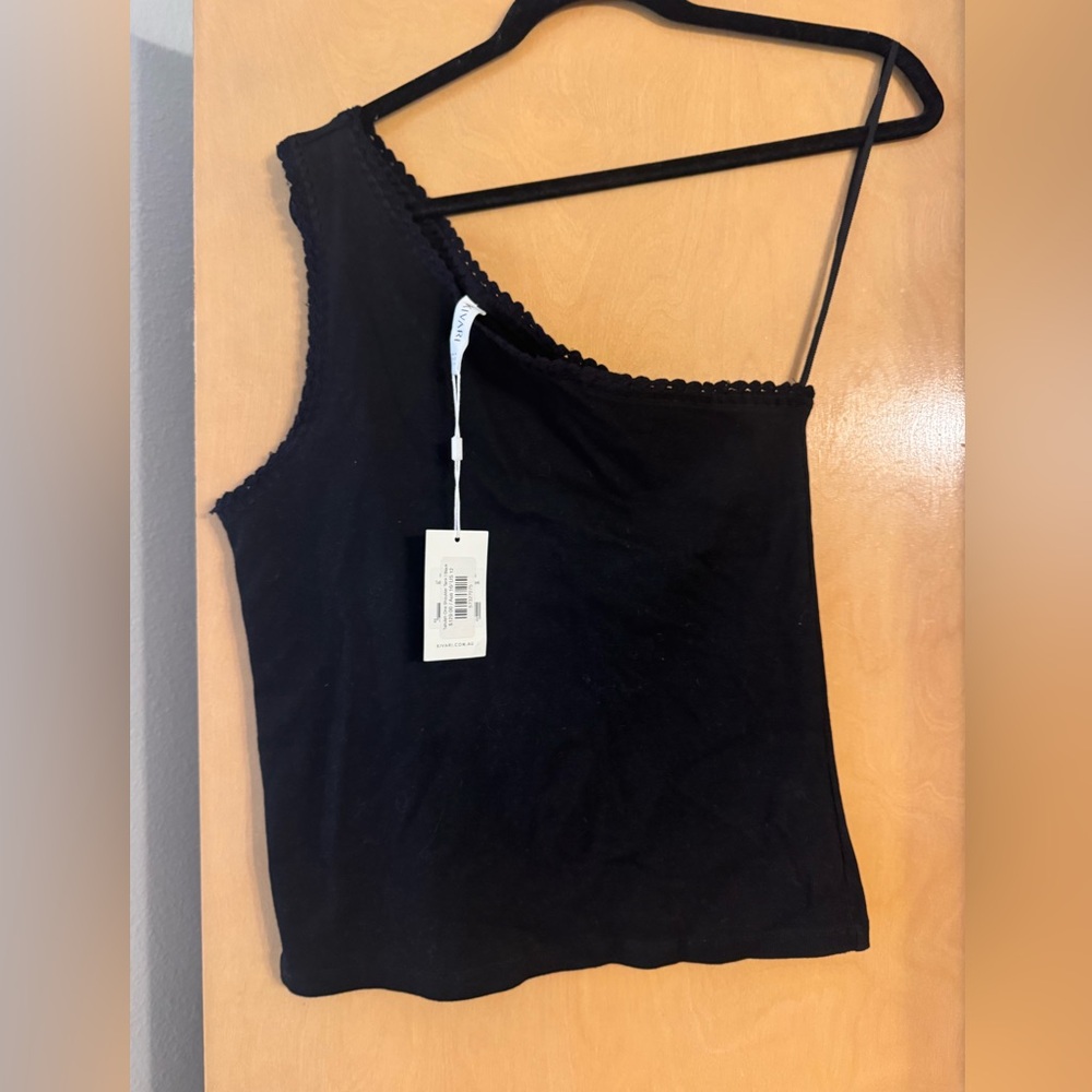 Kivari Black One-Shoulder Tank Top